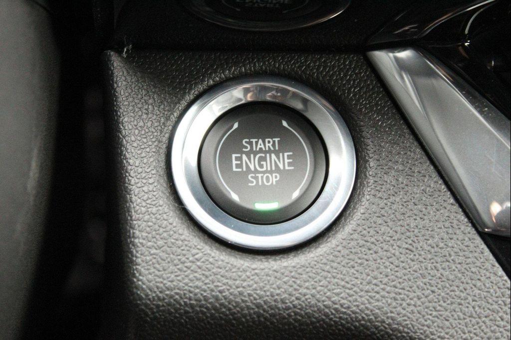 new 2025 Buick Envista car, priced at $25,813
