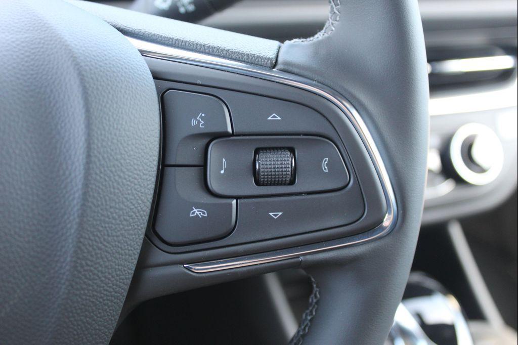 new 2025 Buick Envista car, priced at $24,827