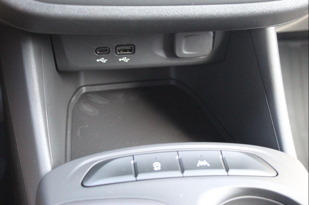 new 2025 Buick Envista car, priced at $24,827