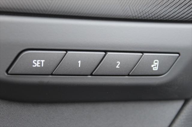new 2025 Buick Envision car, priced at $39,917