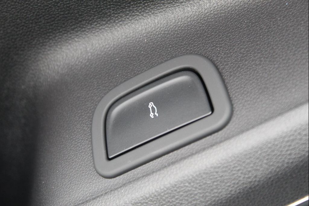 new 2025 Buick Enclave car, priced at $48,592