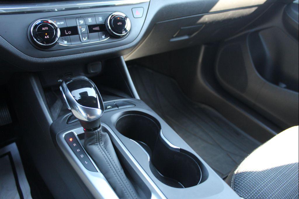 used 2024 Buick Envista car, priced at $22,814