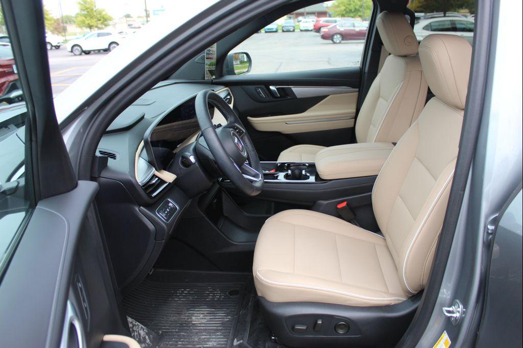 used 2025 Buick Enclave car, priced at $39,996