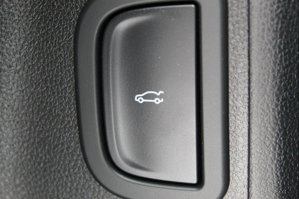 used 2025 Buick Enclave car, priced at $39,996