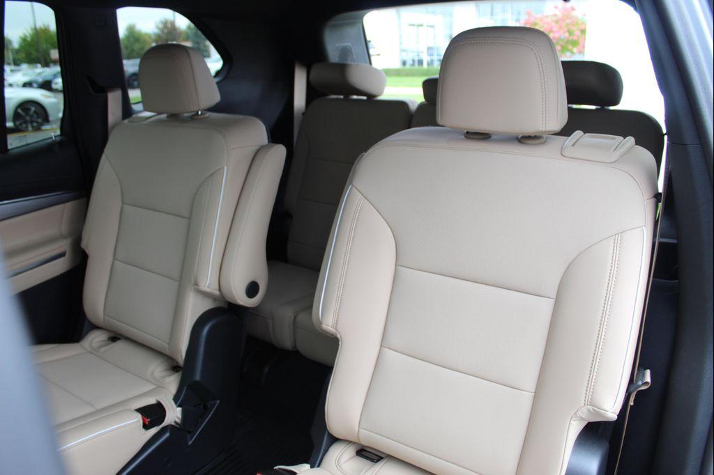 used 2025 Buick Enclave car, priced at $39,996