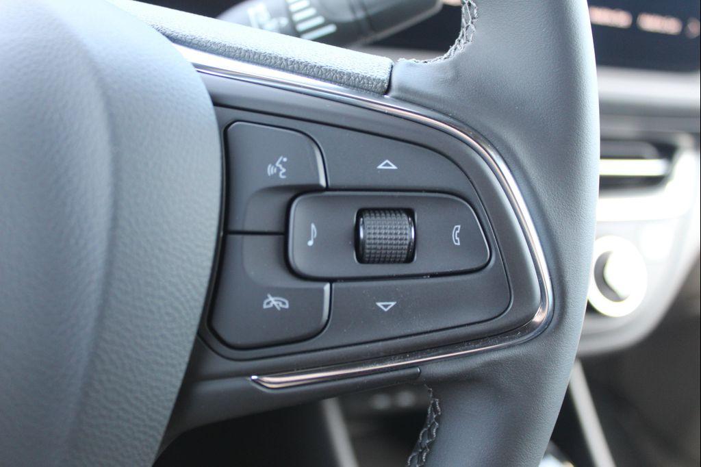 new 2025 Buick Envista car, priced at $25,260