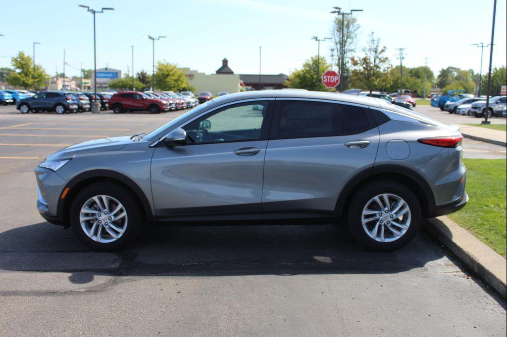 new 2025 Buick Envista car, priced at $25,260