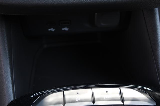new 2025 Buick Envista car, priced at $27,675