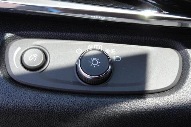 new 2025 Buick Envista car, priced at $27,675