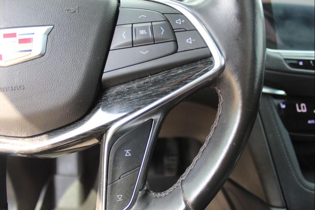 used 2022 Cadillac XT5 car, priced at $23,998