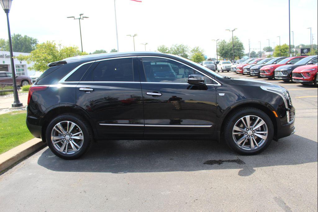 used 2022 Cadillac XT5 car, priced at $23,998