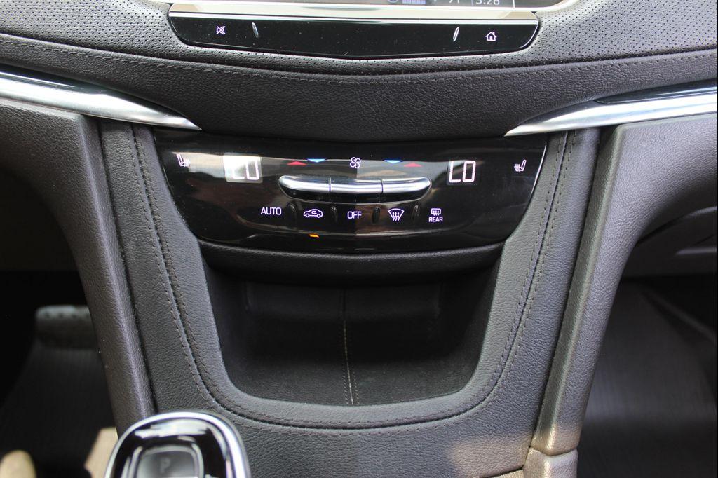 used 2022 Cadillac XT5 car, priced at $23,998