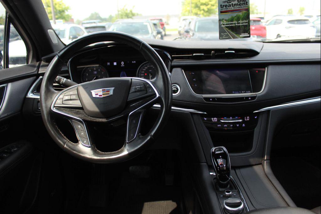 used 2022 Cadillac XT5 car, priced at $23,998