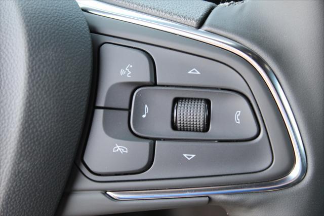 new 2025 Buick Envista car, priced at $25,260