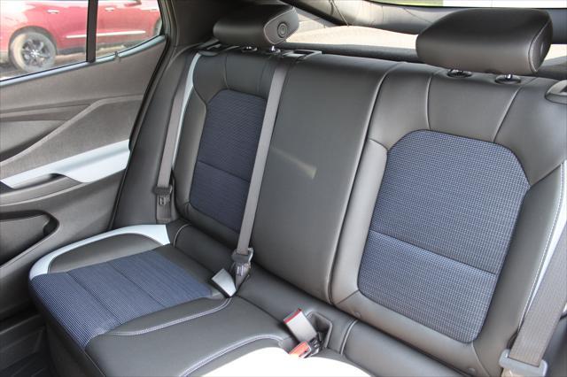 new 2025 Buick Envista car, priced at $25,260