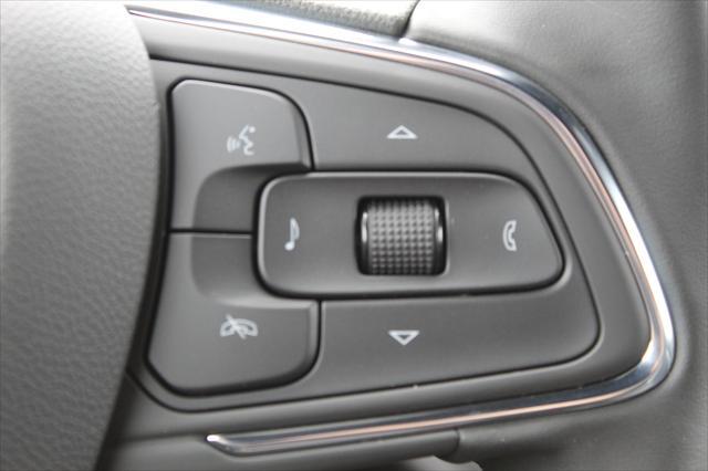 new 2025 Buick Envista car, priced at $25,867