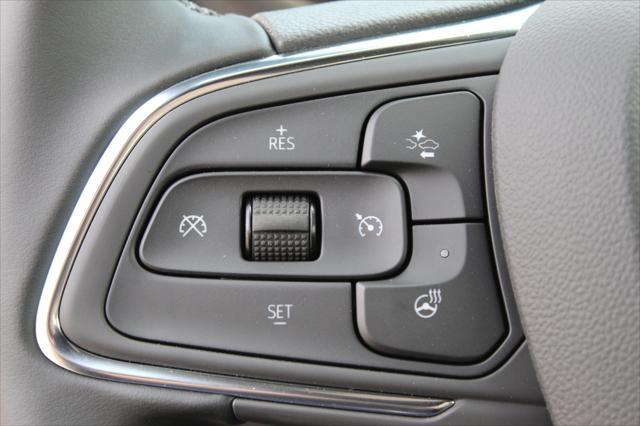 new 2025 Buick Envista car, priced at $25,260