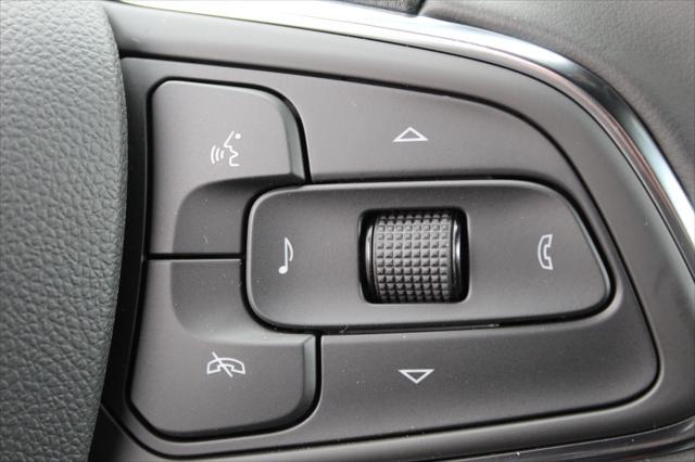 new 2025 Buick Envista car, priced at $25,680