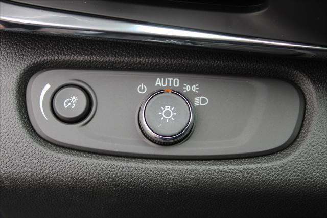 new 2025 Buick Envista car, priced at $25,680