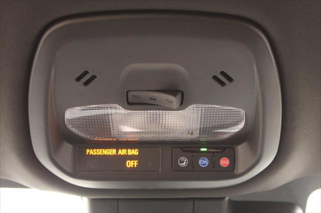 new 2025 Buick Envista car, priced at $26,128