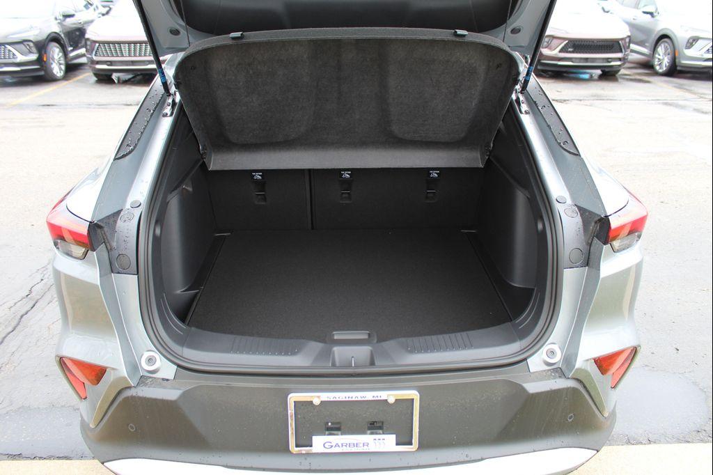 new 2025 Buick Envista car, priced at $25,680