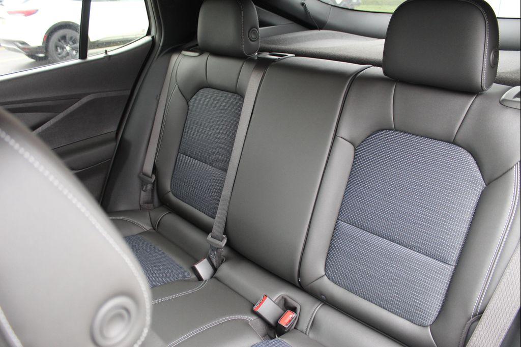 new 2025 Buick Envista car, priced at $25,680