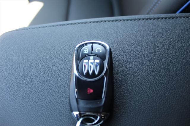new 2025 Buick Envista car, priced at $26,028