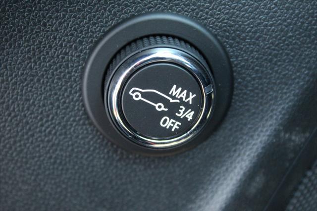 new 2025 Buick Envision car, priced at $39,044