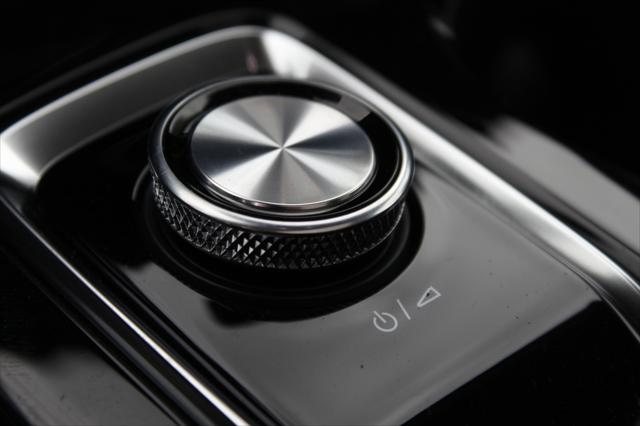 new 2025 Buick Envision car, priced at $40,350