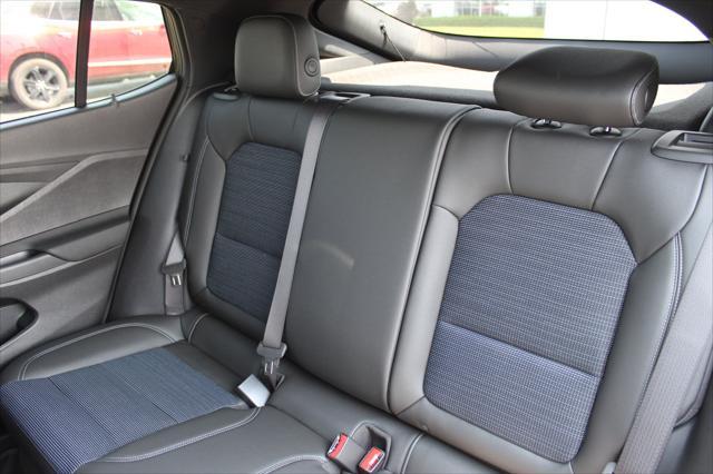 new 2025 Buick Envista car, priced at $25,160