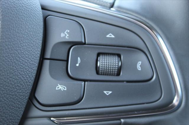 new 2025 Buick Envista car, priced at $25,160
