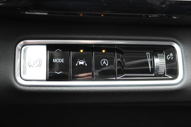new 2025 Buick Envision car, priced at $39,044