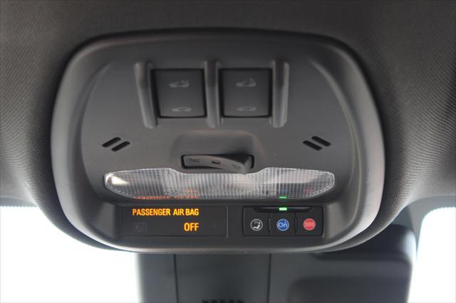 new 2025 Buick Envista car, priced at $28,195