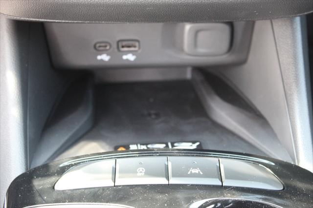 new 2025 Buick Envista car, priced at $28,195