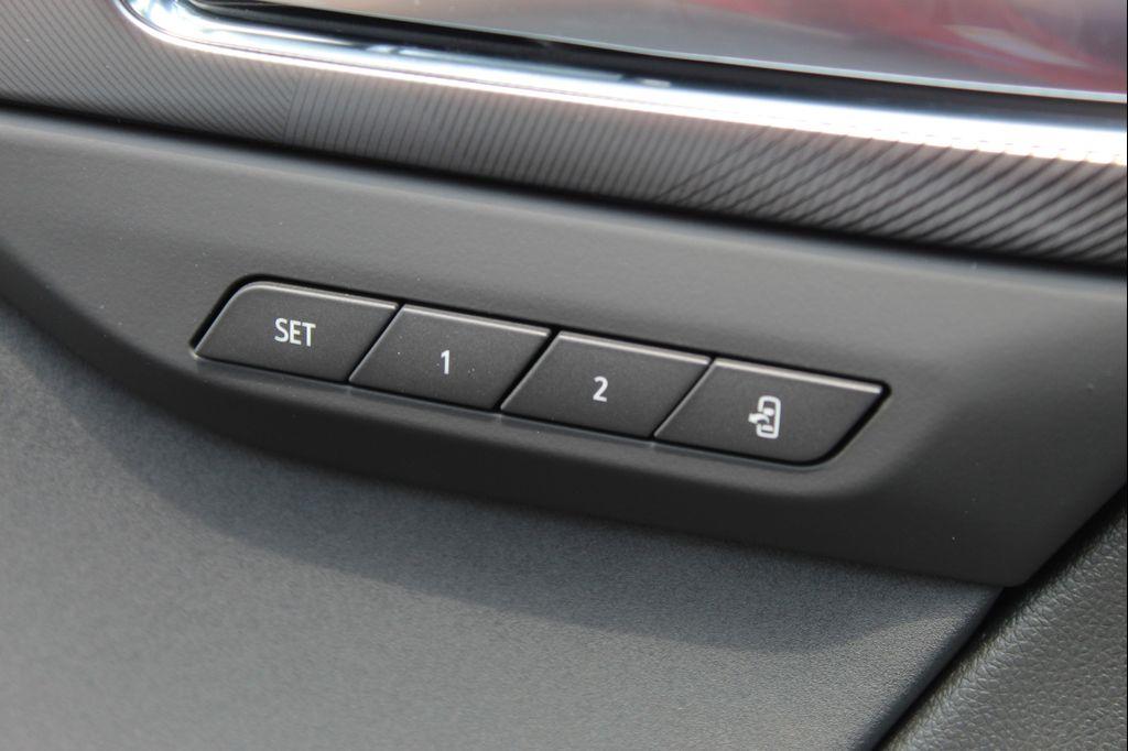new 2025 Buick Envision car, priced at $39,044