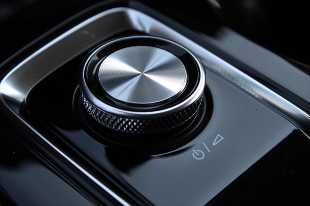new 2025 Buick Envision car, priced at $39,044
