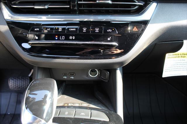 new 2025 Buick Envista car, priced at $29,263