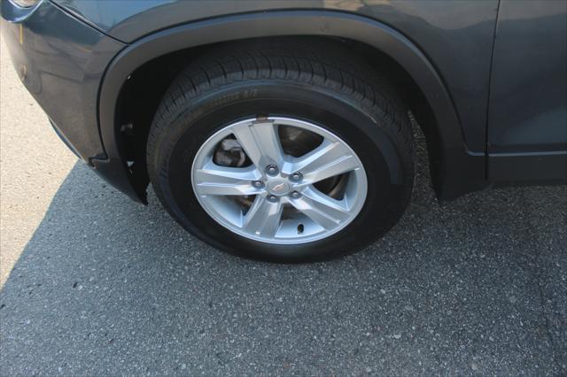 used 2022 Chevrolet Trax car, priced at $15,999