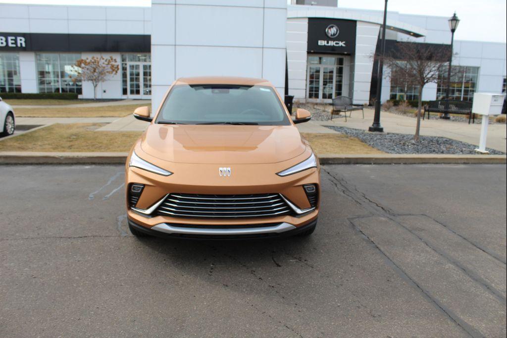 new 2025 Buick Envista car, priced at $23,998