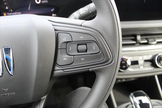 new 2025 Buick Envista car, priced at $23,998