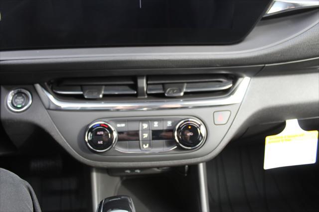 new 2025 Buick Envista car, priced at $23,998