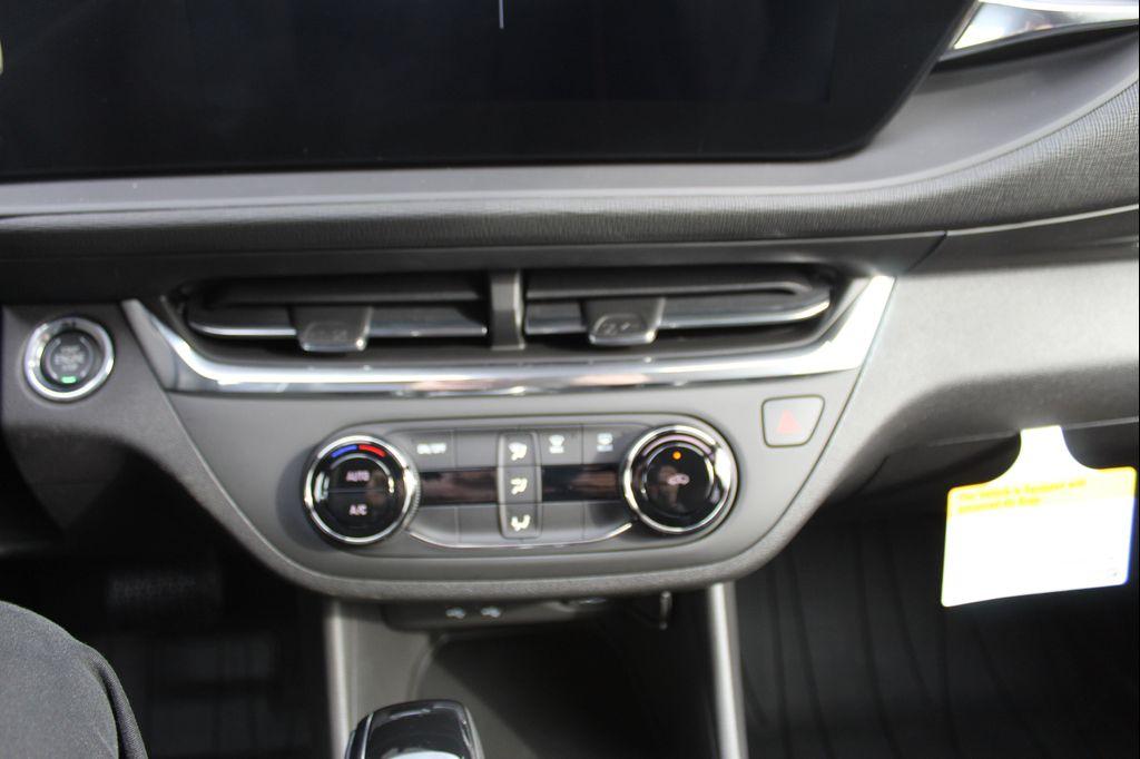 new 2025 Buick Envista car, priced at $23,998