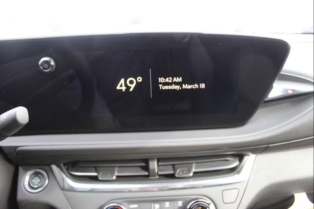 new 2025 Buick Envista car, priced at $23,998