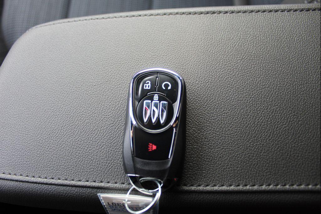 new 2025 Buick Envista car, priced at $23,998