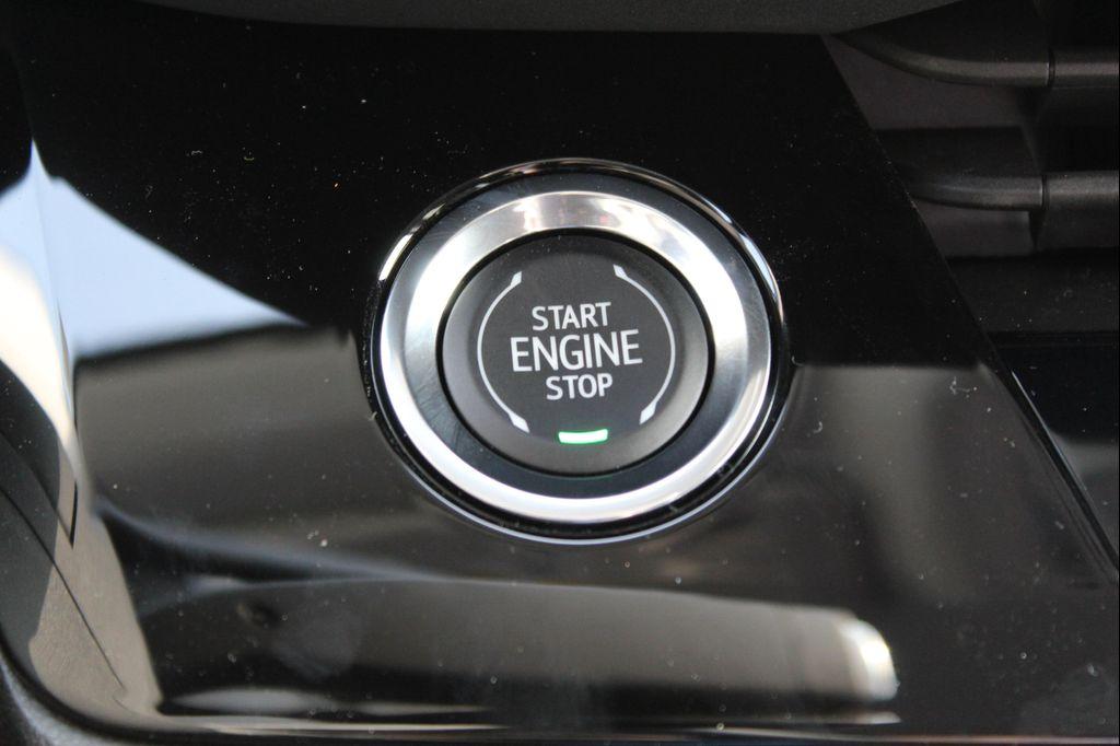 new 2025 Buick Envision car, priced at $39,044