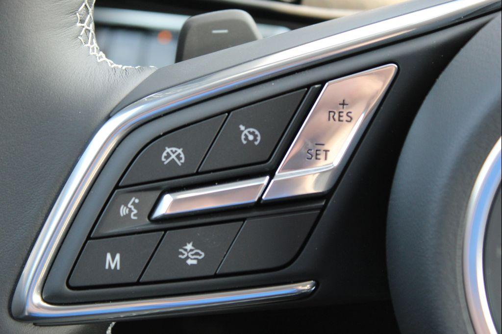 new 2025 Buick Envision car, priced at $39,044