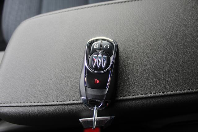 new 2025 Buick Envista car, priced at $24,205