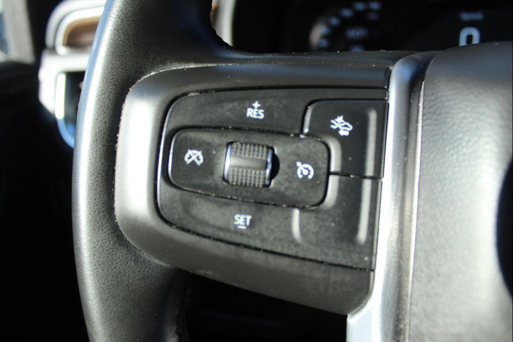 used 2024 GMC Yukon car, priced at $48,999