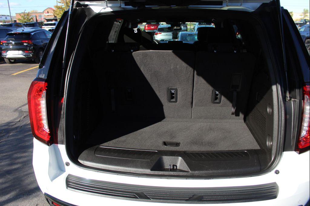 used 2024 GMC Yukon car, priced at $48,999