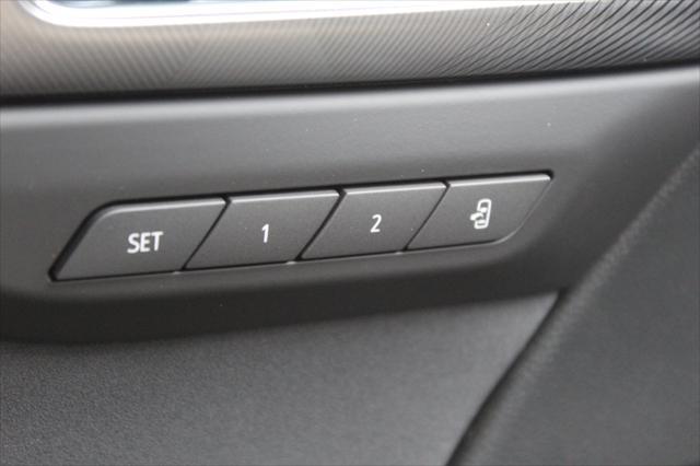 new 2025 Buick Envision car, priced at $39,044